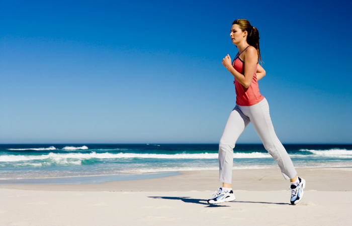 Спросите у кардиолога: полезен бег или пешие прогулки?